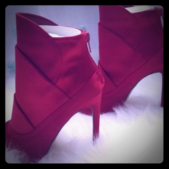 Open-toed Heeled Booties - Picture 2 of 3